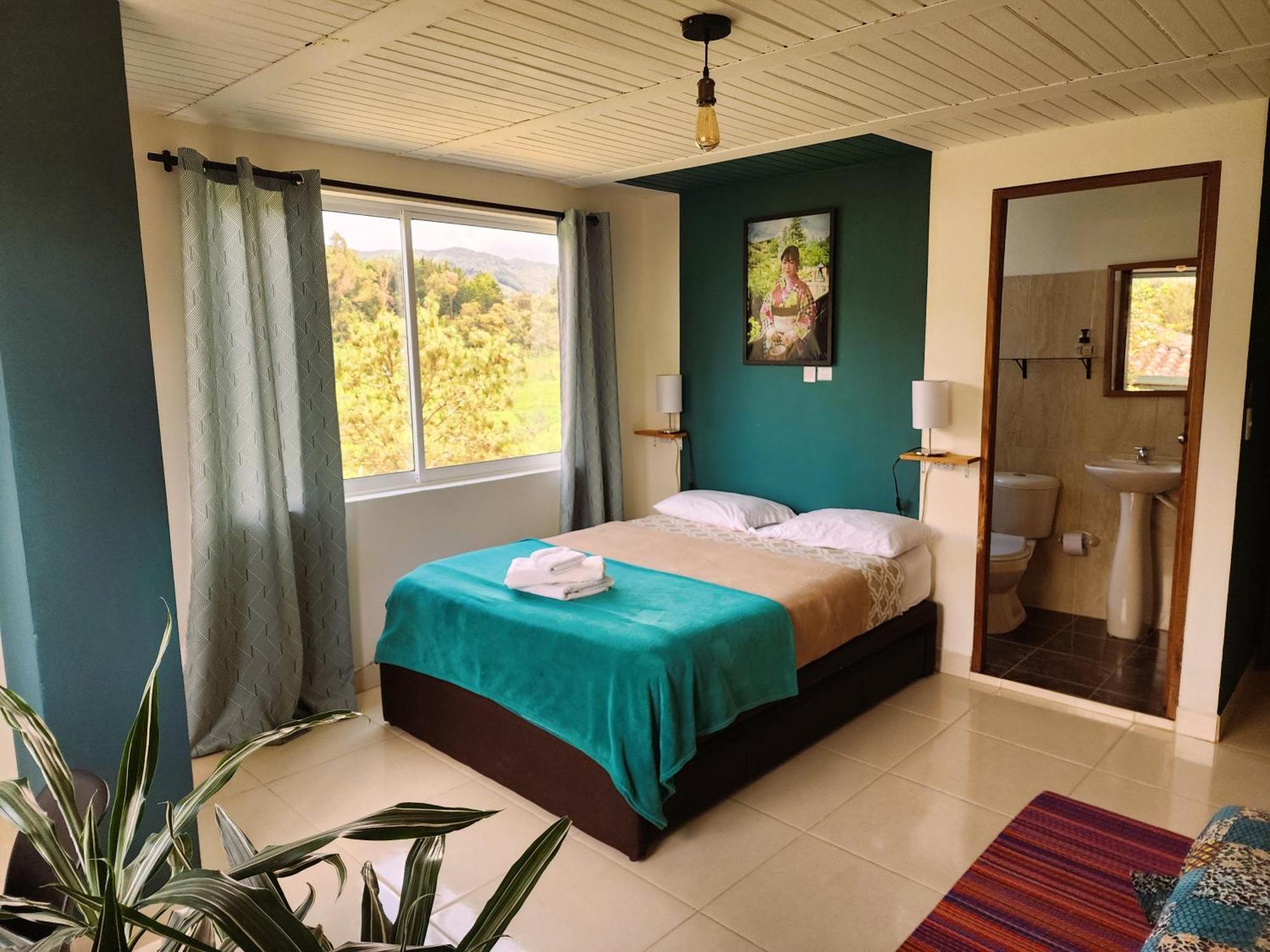 Casa Kayam Art Hostel Coliving Coworking Guatapé 객실 사진